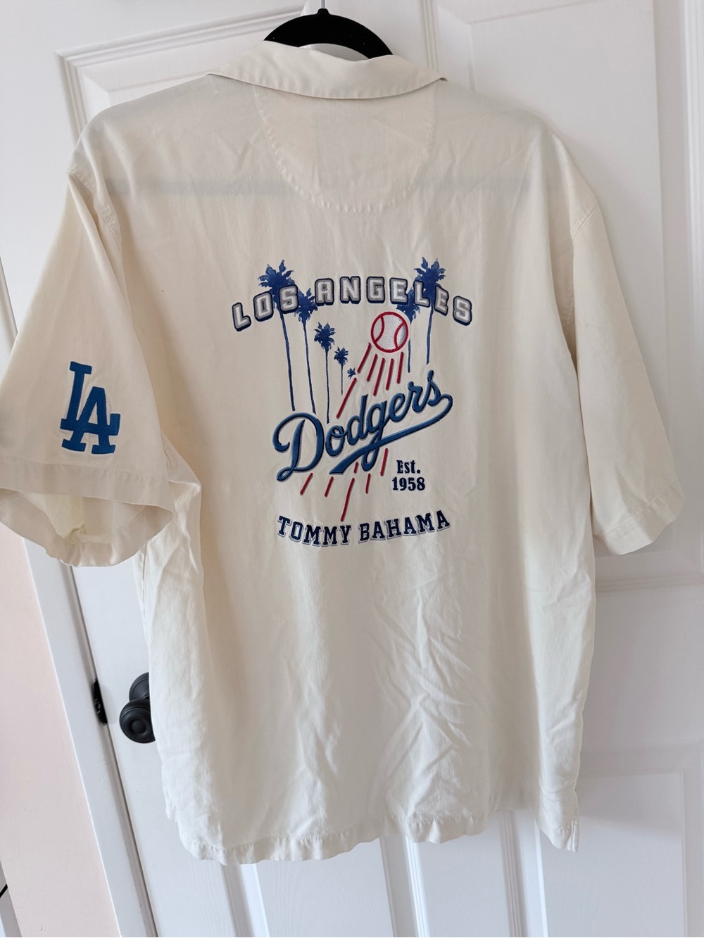 Like new MLB LA Los Angeles Dodgers Tommy Bahama silk button up size Large